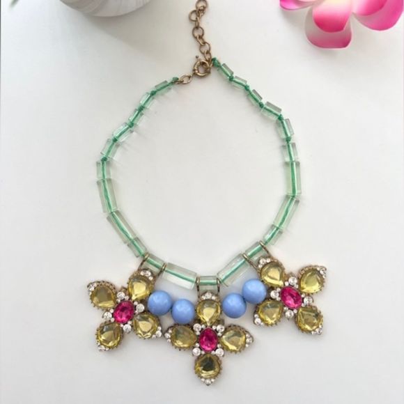 Statement Necklace 🌸 - Picture 5 of 5